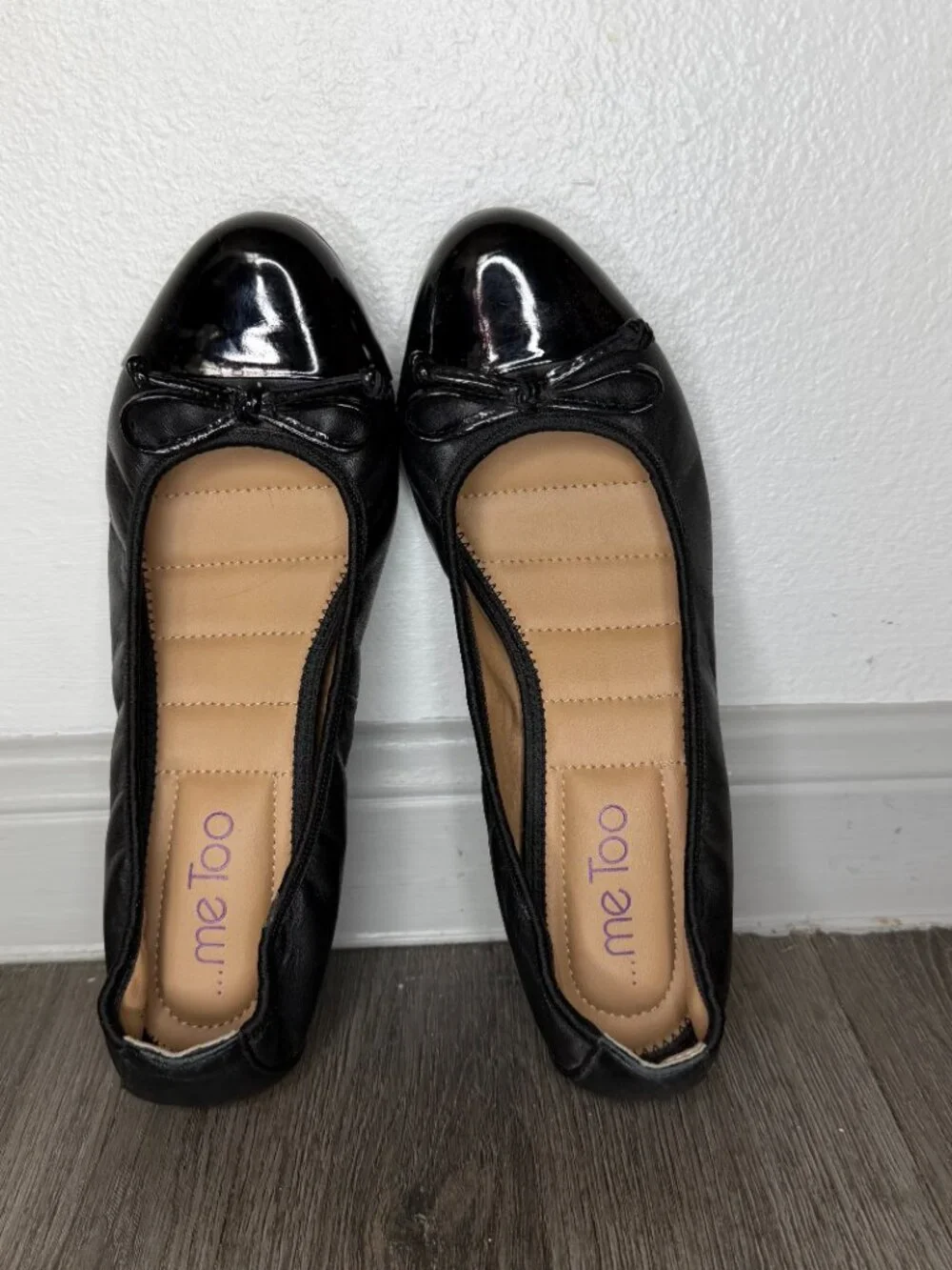 Me Too Women’s Black Leather Cap Toe Block Heel Pumps with Bow Size 7.5